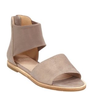 EILEEN FISHER SIGN OPEN TOE FLAT SANDAL